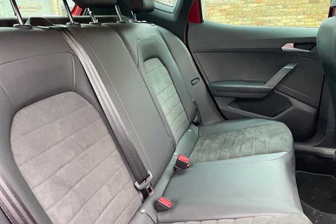 SEAT Arona FR Sport 1.0 TSI Petrol 110 7-speed DSG-auto